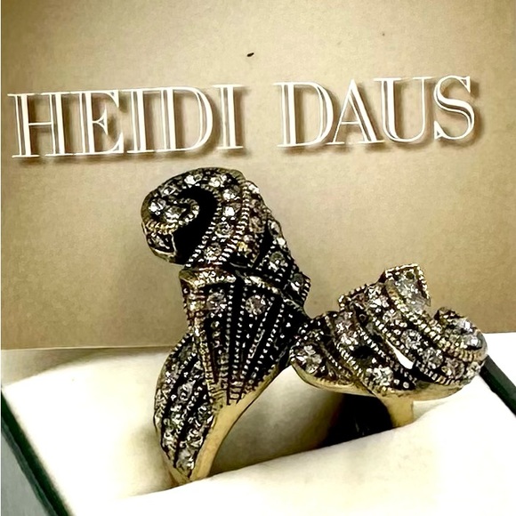 VINTAGE HEIDI DAUS RING SIMPLY SOPHISTICATED PAVE CRYSTALS BY-PASS Sz 7 - Picture 2 of 8
